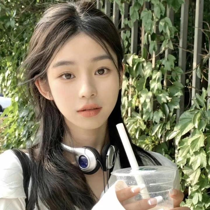 穿成彪悍长嫂后荒年带娃吃上肉